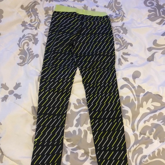 Not my size, and I have no use for them. - Picture 3 of 6